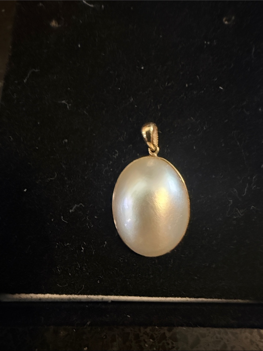 Mabe pearl pendant in 18k yellow gold classic jewelry